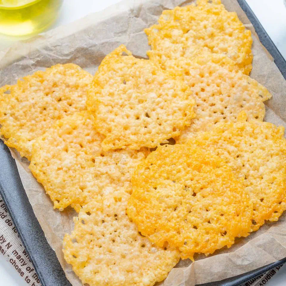 Keto Parmesan Crisps