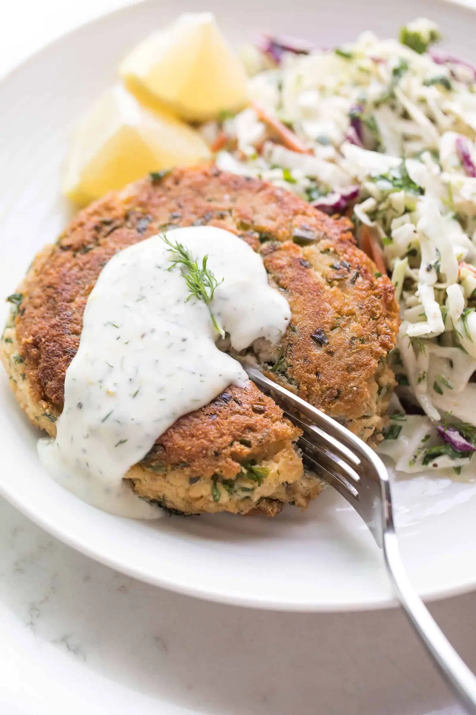 Keto Salmon Cakes with Dill Aioli
