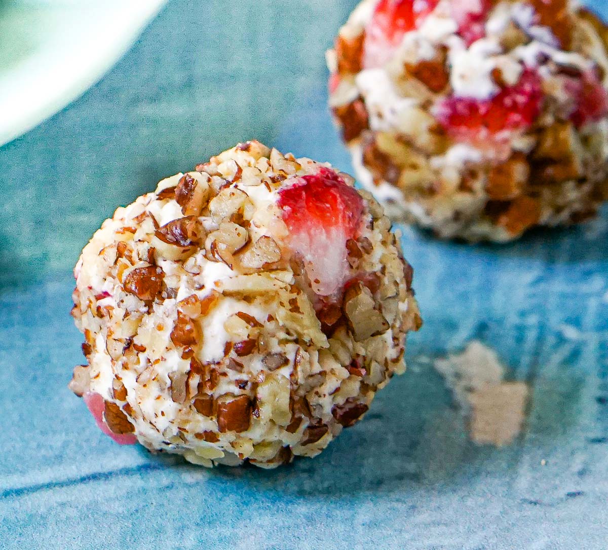 No-Bake Strawberry Cheesecake Bites