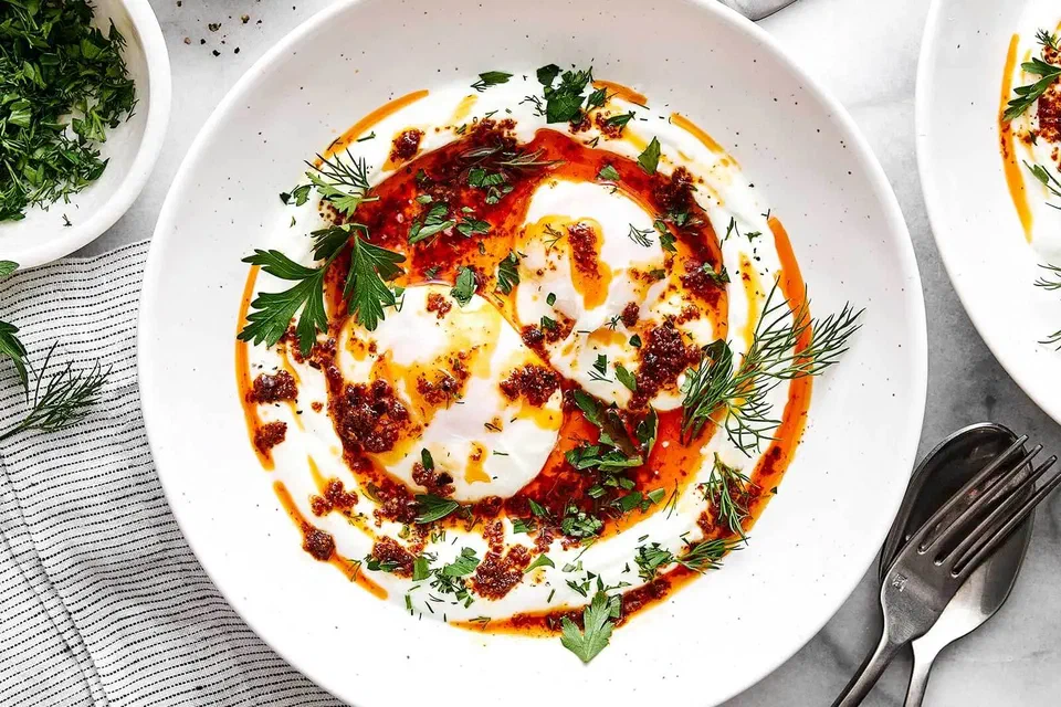 Turkish Eggs with Garlic Yogurt (Çılbır)